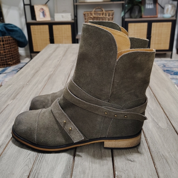 Kelsi Dagger Brooklyn Leather Women's Cyan Suede Boot In Taupe Size 9.5 $295 - Picture 3 of 15